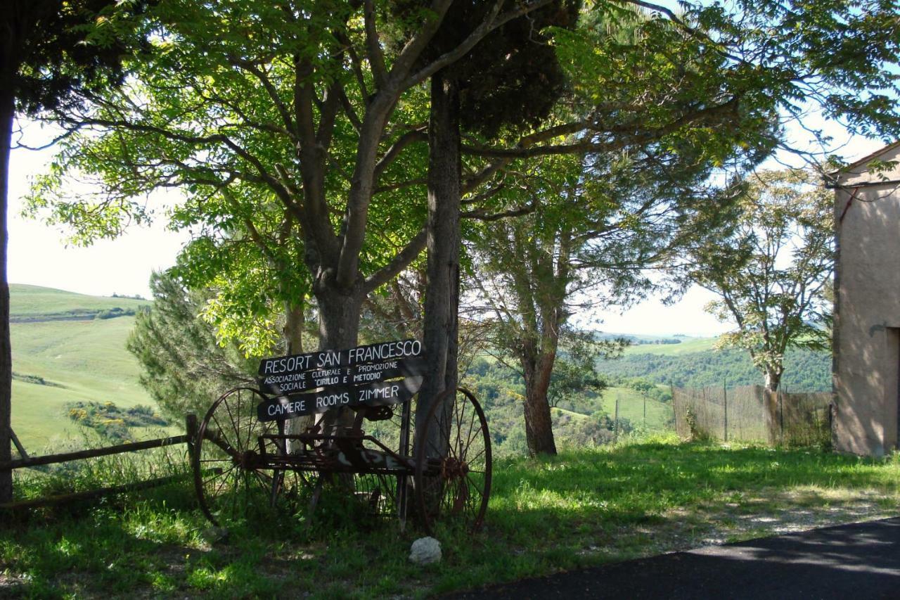 Podere San Francesco Bed and Breakfast Volterra Exteriör bild