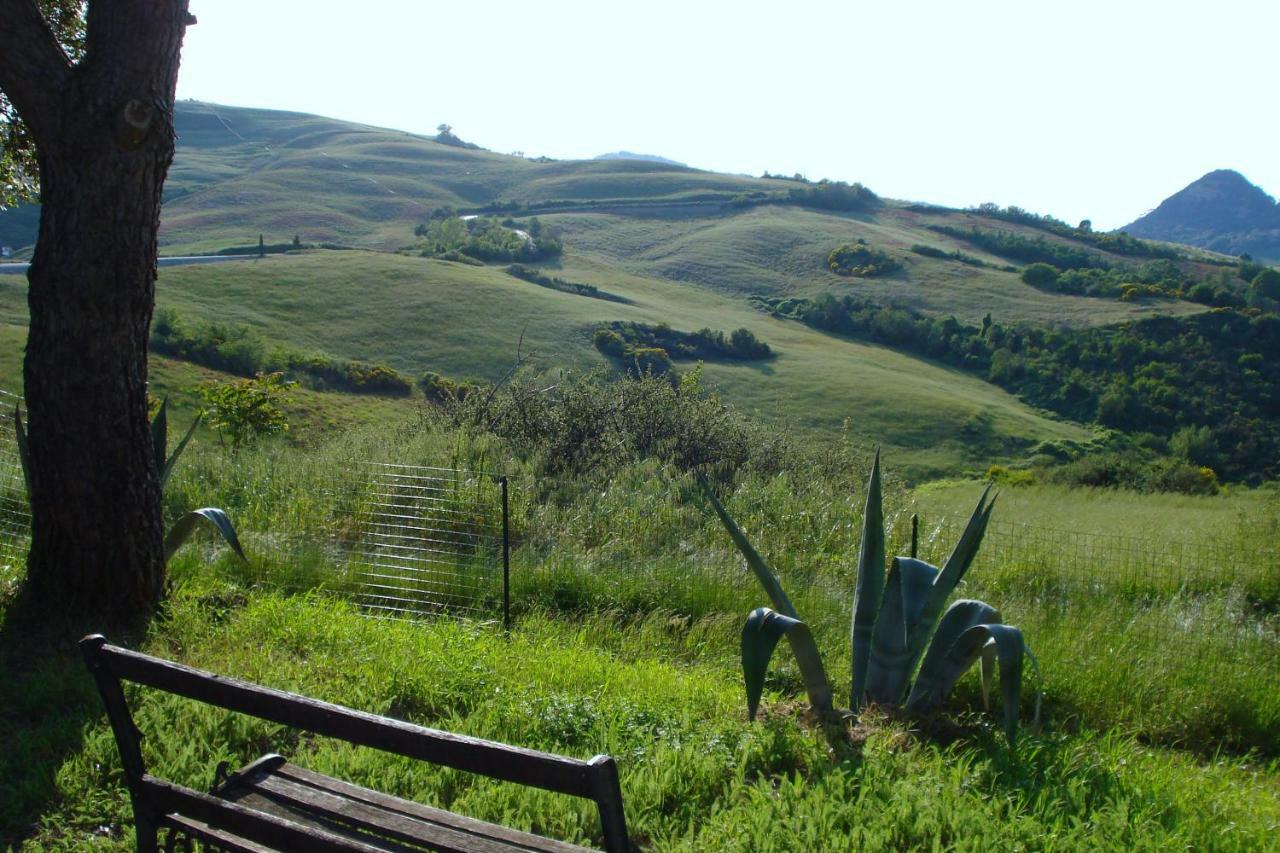 Podere San Francesco Bed and Breakfast Volterra Exteriör bild
