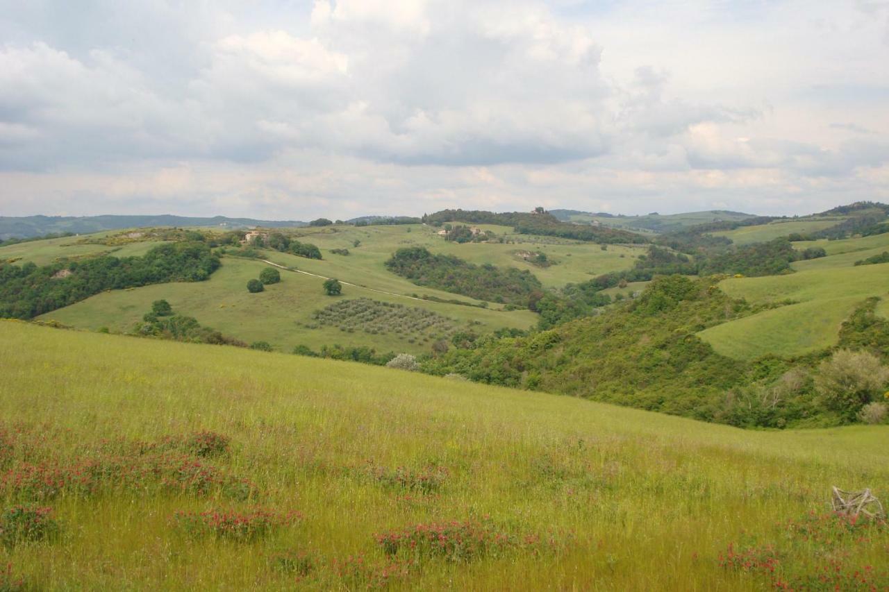 Podere San Francesco Bed and Breakfast Volterra Exteriör bild